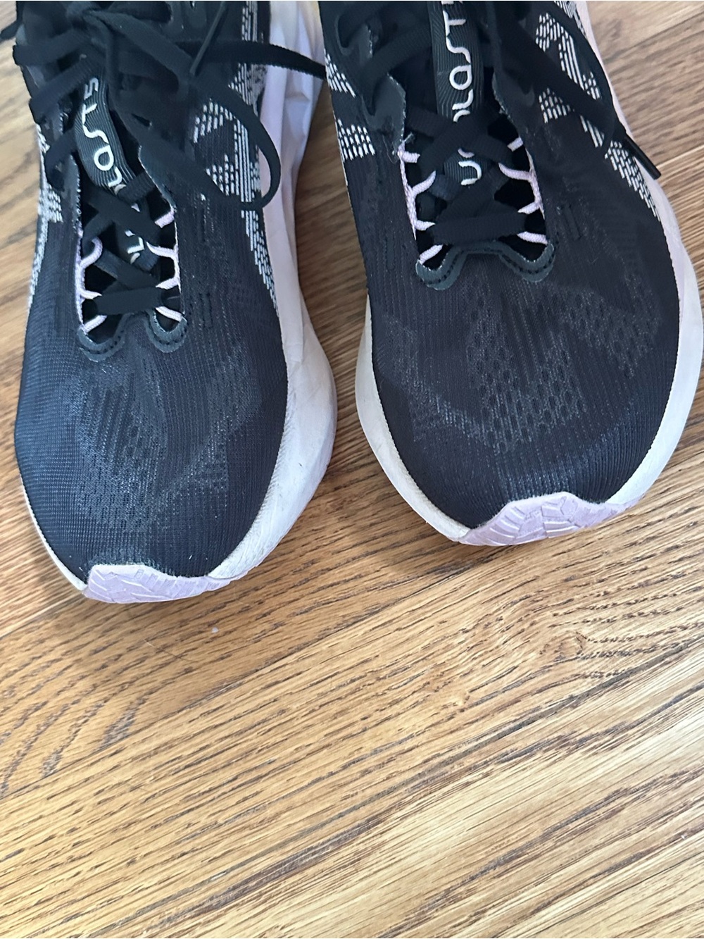 Asics Novablast 5 Running Shoes in Black/Pink Pearl - Size 7 (US) - Picture 10 of 15